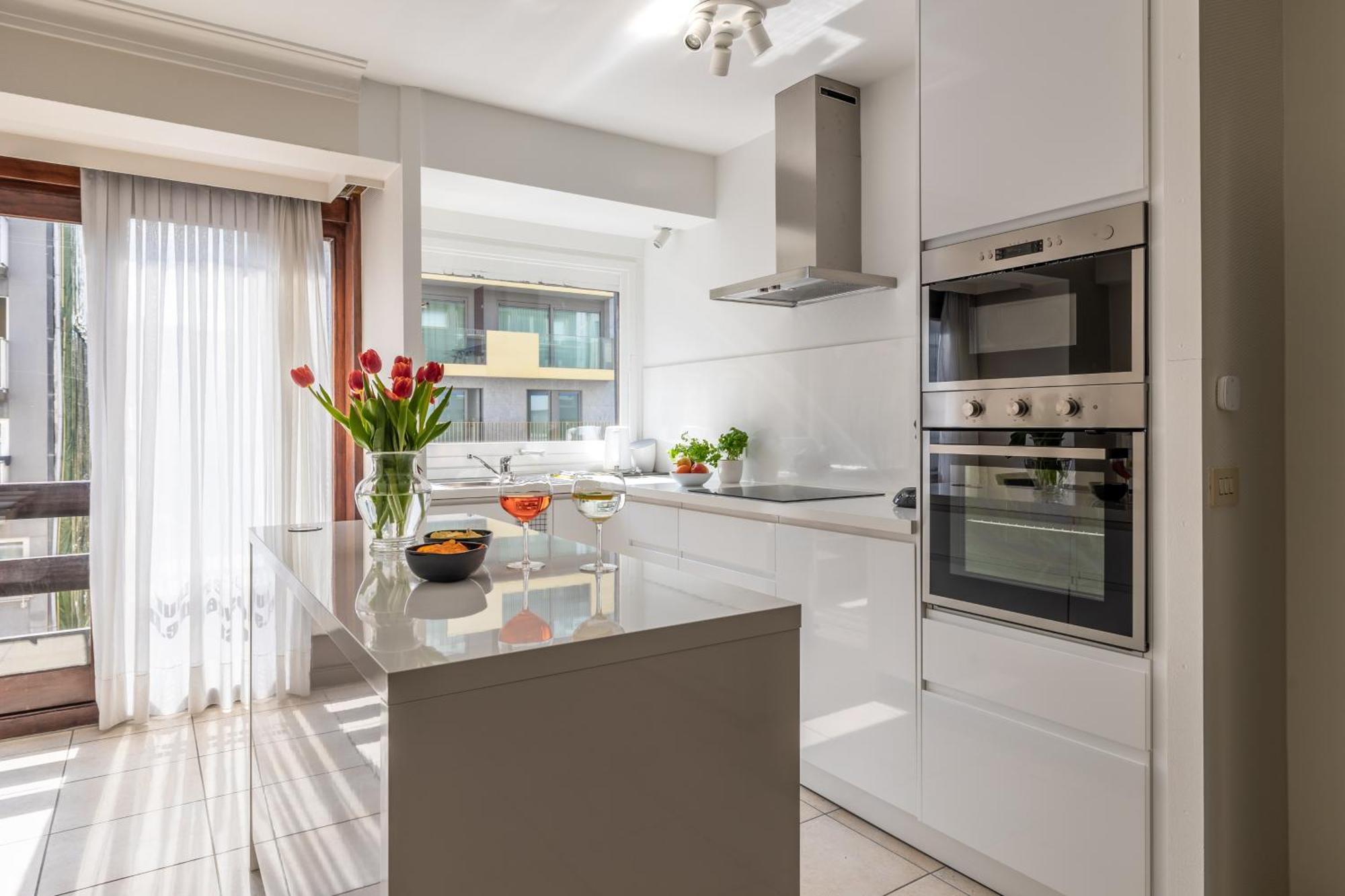 Weloveoostende: Renovated Beachside Apartment Exterior photo